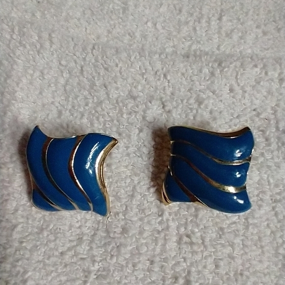 Goldtone blue clip earrings square - Picture 1 of 4